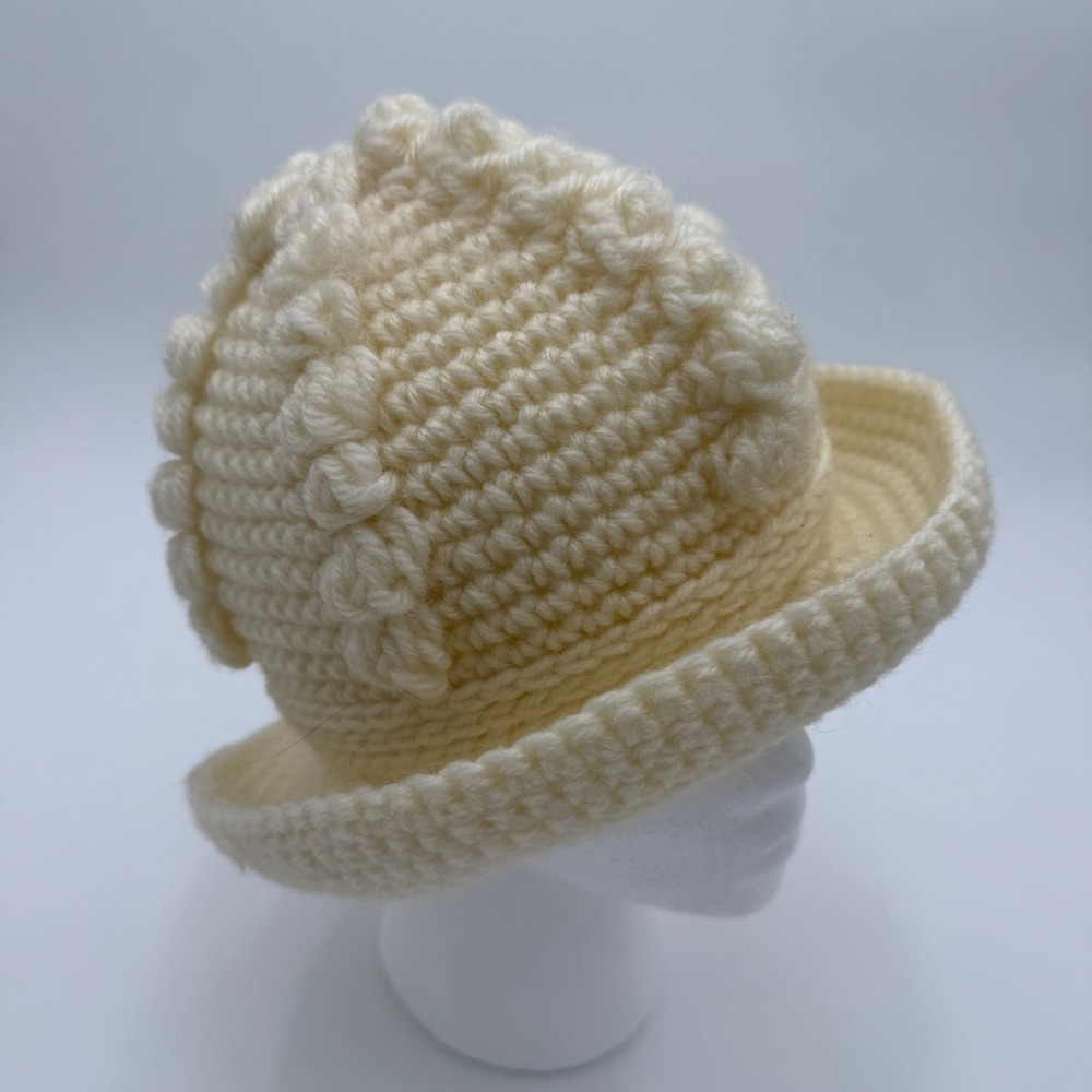 Betmar 1970's  New York Vintage Crochet Cloche Hat Cream Popcorn Stitch EUC
